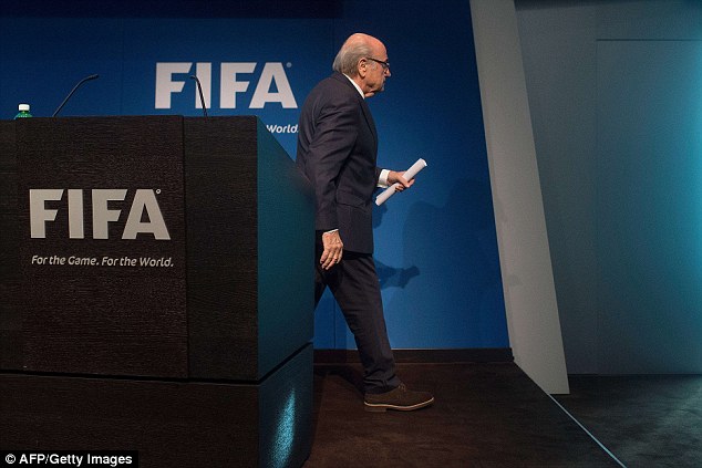 布拉特宣布将辞去FIFA主席职务